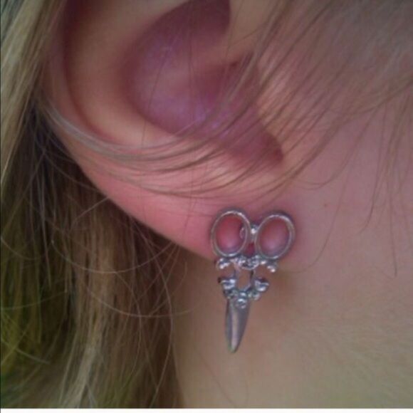 (G3) Hairstylist Earrings - Picture 1 of 4